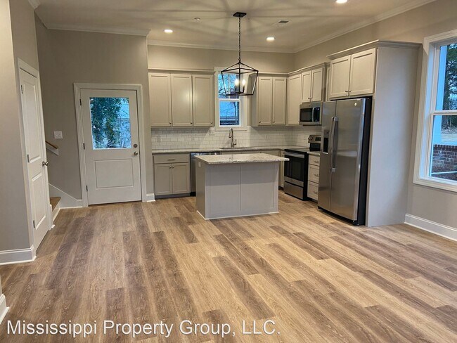 Building Photo - 2 br, 2 bath House - 1210 Ivy Road