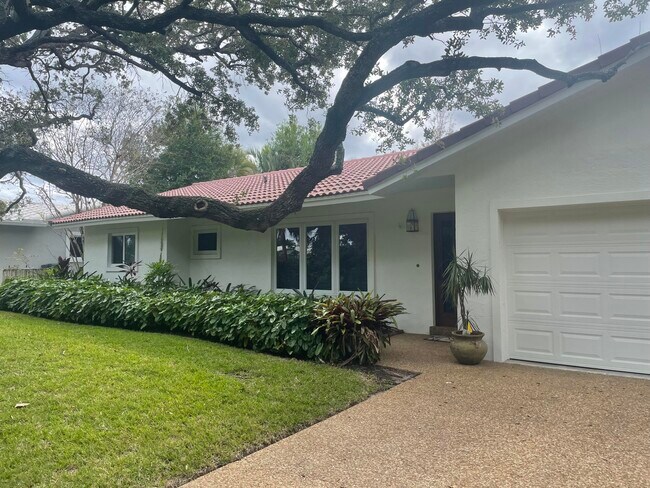 Foto del edificio - 1120 SW 14th Dr
