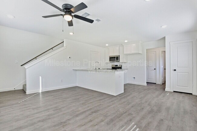 Foto del edificio - 603 W Johnson St