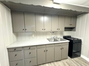 Building Photo - 123 S 39th St