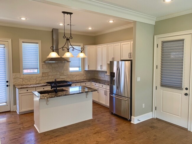 Building Photo - 2807 Village Meadow Cv