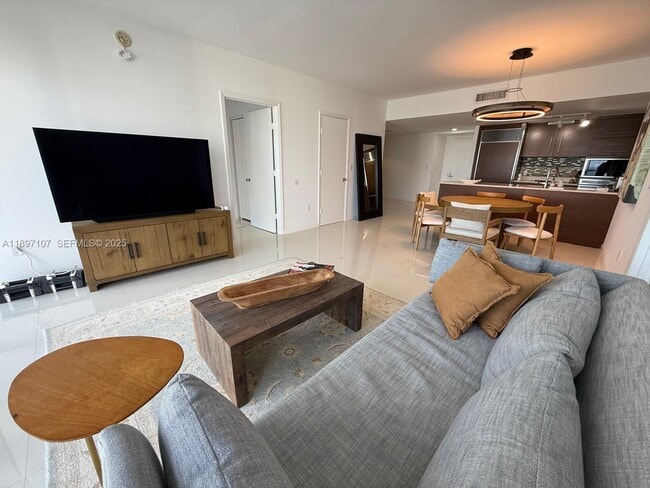 Building Photo - 465 Brickell Ave