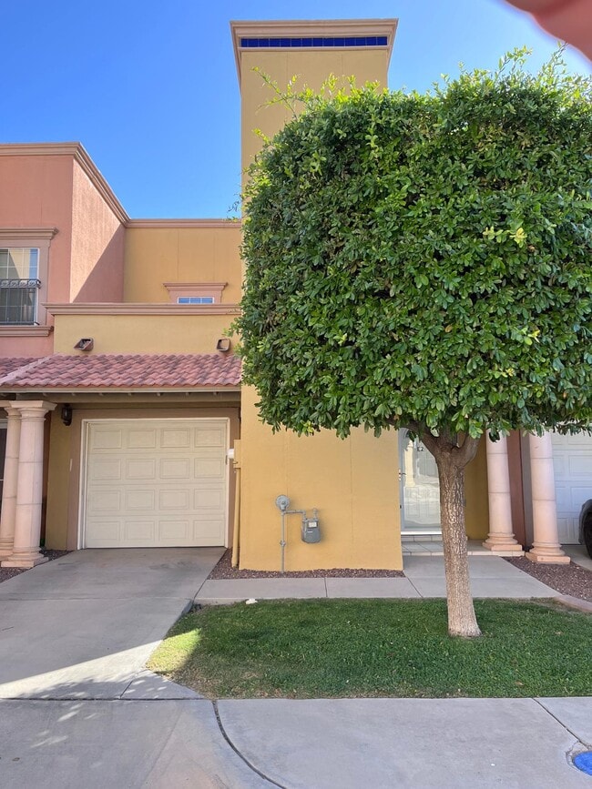 Foto del edificio - 3150 N Yarbrough Dr