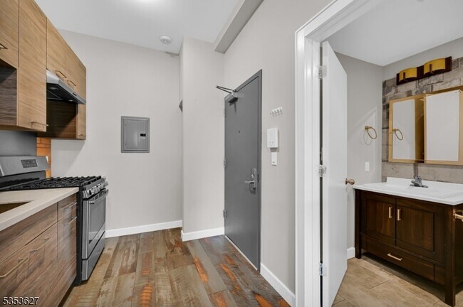 Foto del edificio - 180 Spring St