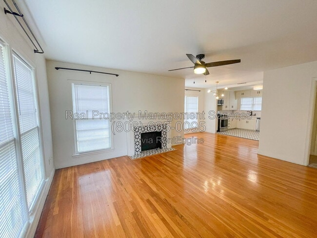 Foto del edificio - 2917 Canton Ave