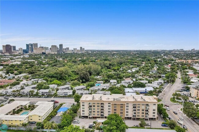 Foto del edificio - 1050 SE 15th St