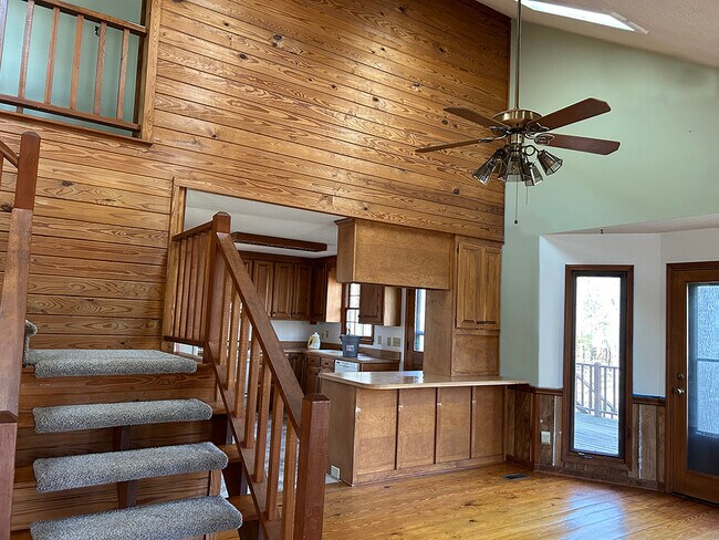 Foto del edificio - 6707 Guess Rd