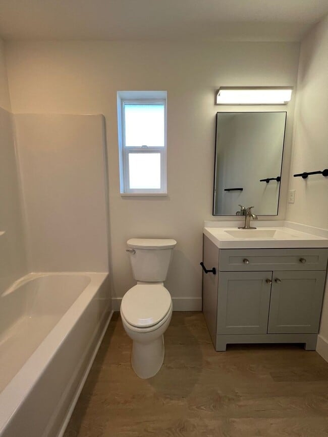 Foto del edificio - Newer 3 Bedroom Duplex with Gorgeous River Views