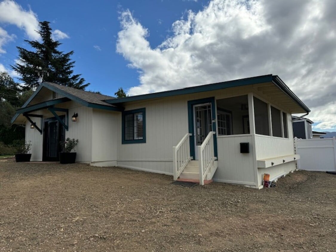 Foto principal - 1219 Deer Trail Ln