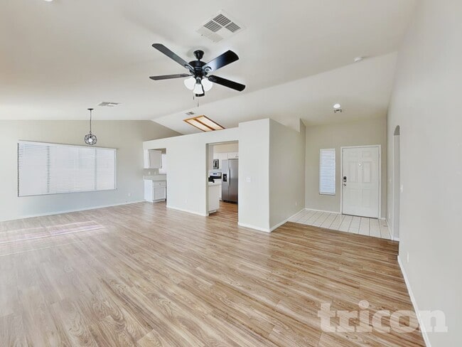 Foto del edificio - 5044 N Vista Del Rancho Way