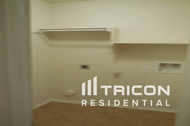 Foto del edificio - 704 River Run Dr
