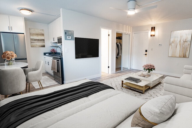 Renovated Studio - Living Area / Kitchen - The Verse