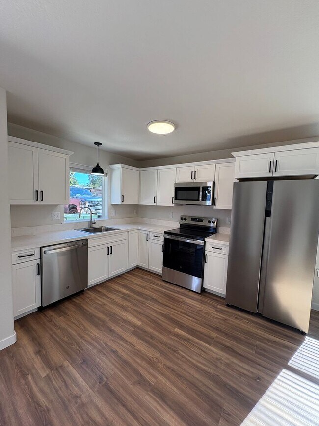 Building Photo - New Construction 3-bedroom, 2-bathroom tow...