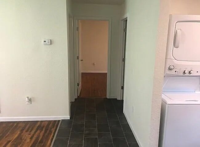 Foto del edificio - 106 Hunter Cir