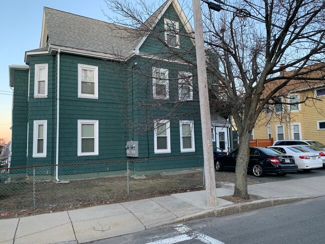Building Photo - 42 Hillside Ave
