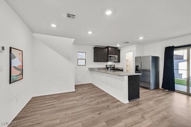 Building Photo - 2212 Langmore St