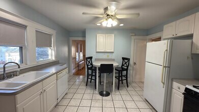 Building Photo - 70 Union St