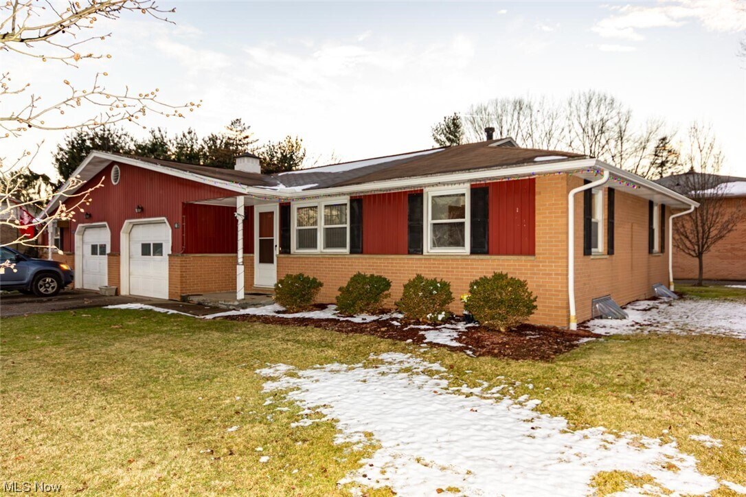 6695 Lake O'springs Ave NW