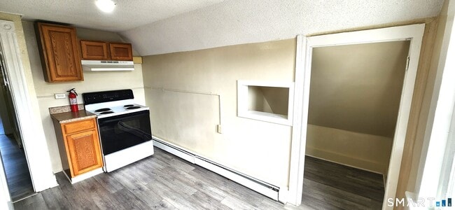 Building Photo - 214 Blohm St