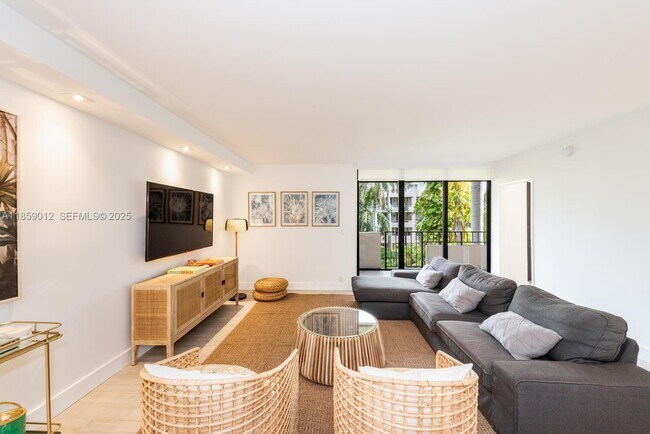 Foto del edificio - 181 Crandon Blvd