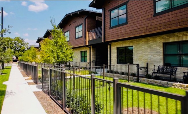 Building Photo - 5607 Belmont Ave
