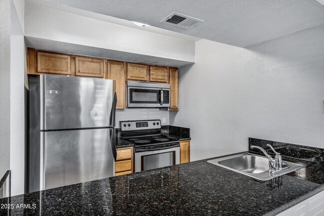 Foto del edificio - 1241 N 48th St