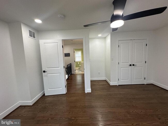 Foto del edificio - 744 E Cold Spring Ln