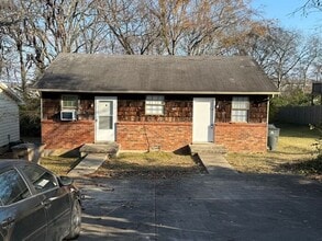 Building Photo - 2303 Burns St