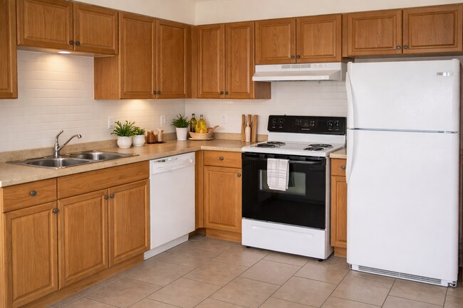 Foto del edificio - 3513 Golden Dr