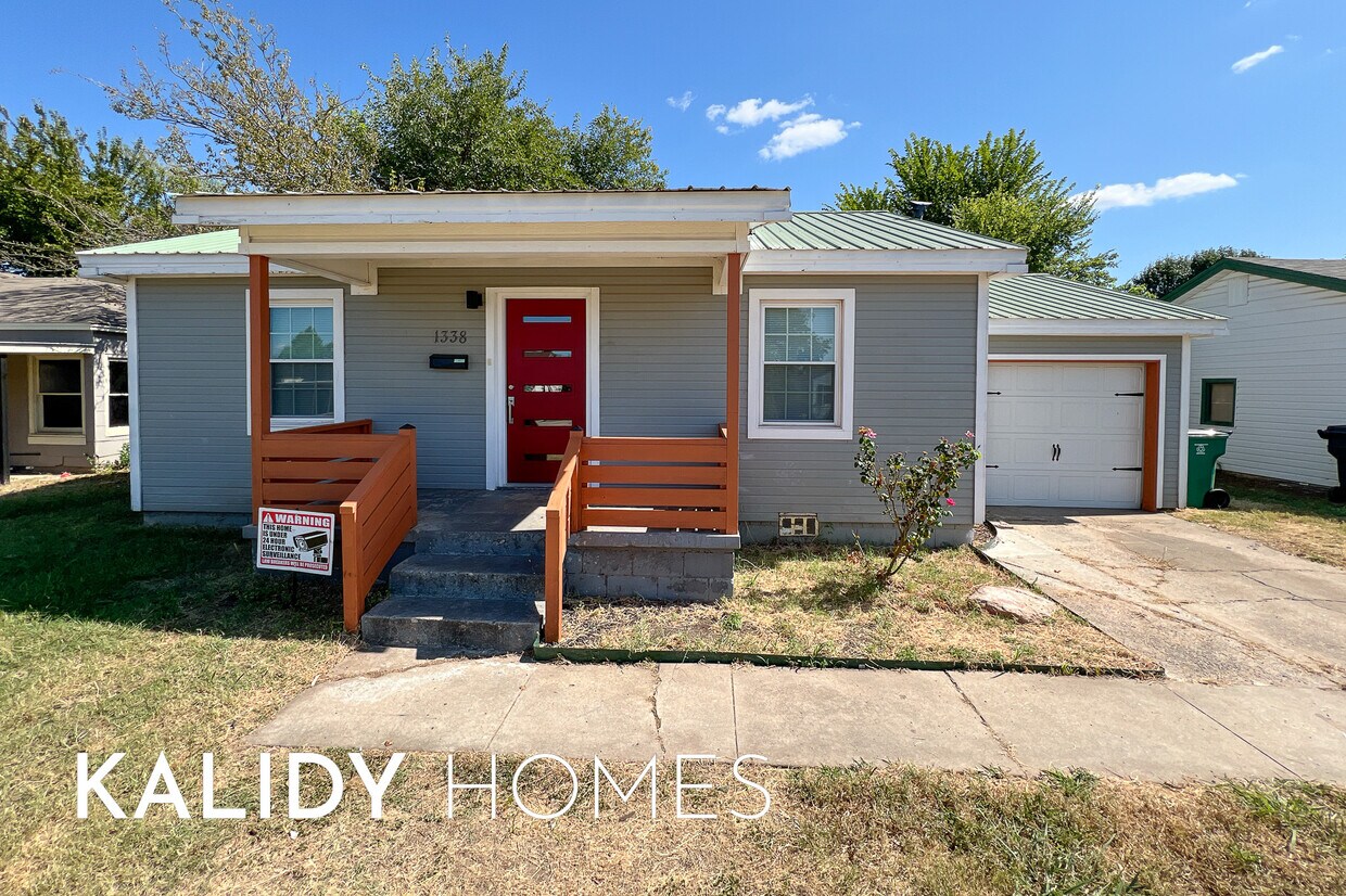 Primary Photo - 1338 South Dr