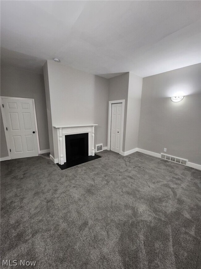 Foto del edificio - 2030 W 81st St