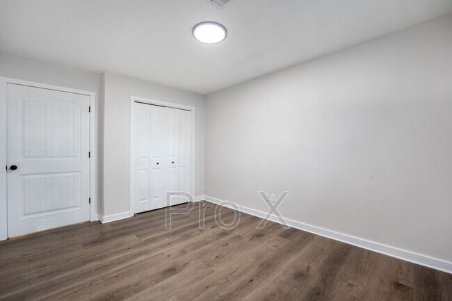 Foto del edificio - 1120 S 26th St