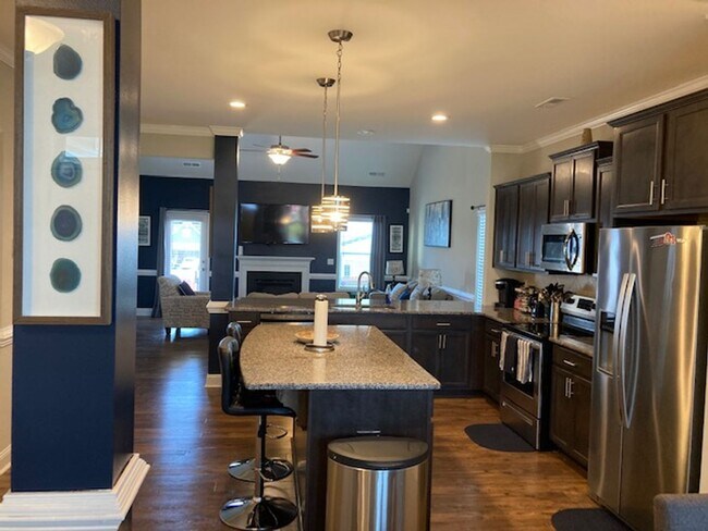 Building Photo - Bedford-Highlands