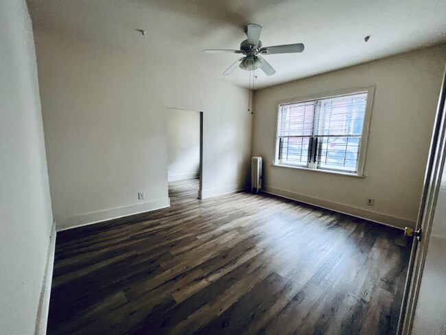 Foto del edificio - 1100 W Roscoe St