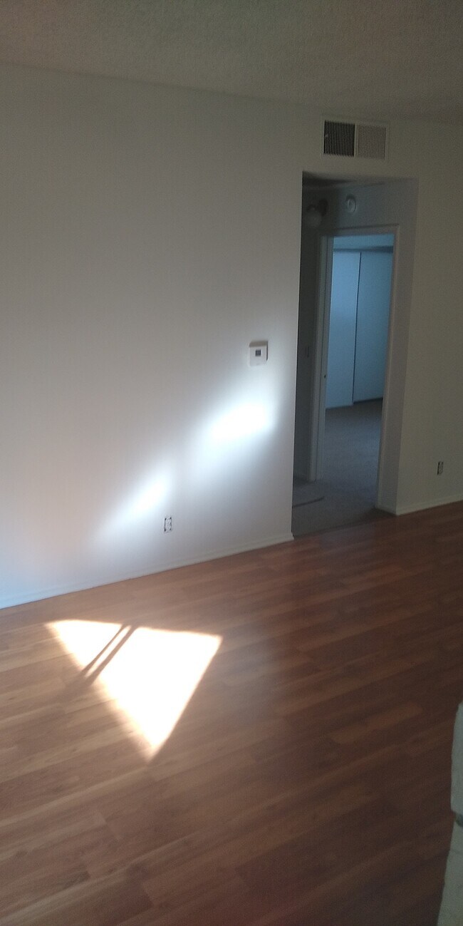 Foto del edificio - 13561 Moorpark St