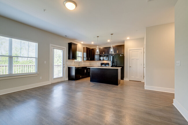 Foto del edificio - Highland at Hickory Hills Townhomes