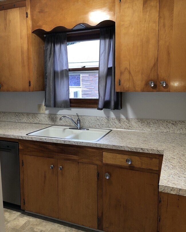 Foto del edificio - 903 W 10th St