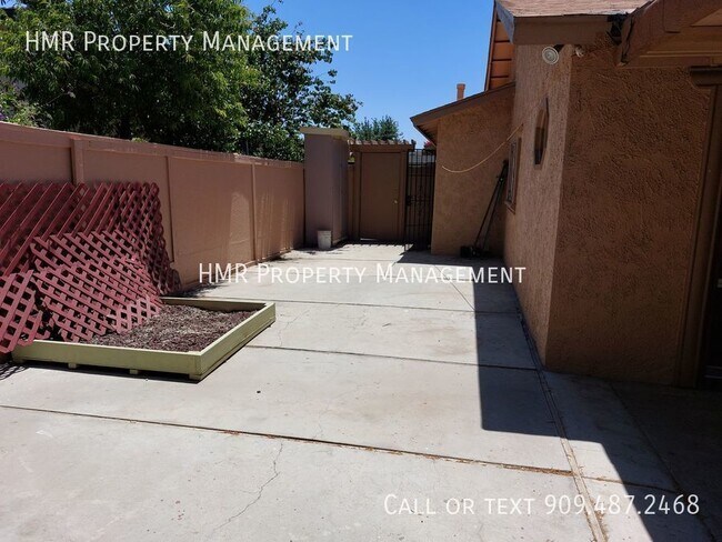 Building Photo - House on quite cul de sac with big back yard