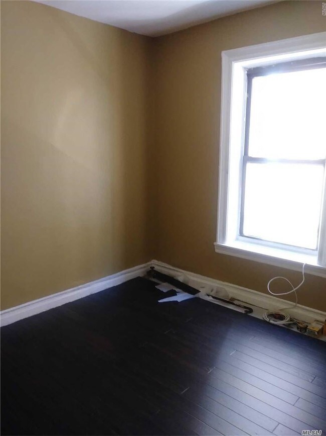 Foto del edificio - 144 Rockaway Pkwy