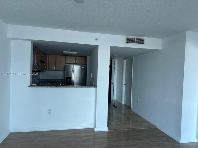 Building Photo - 2101 Brickell Ave