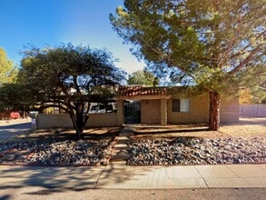 Building Photo - 4385 Avenida Palermo
