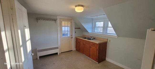 Building Photo - 93 Baldwin St