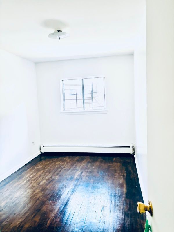 Foto del edificio - 3809 Review Pl