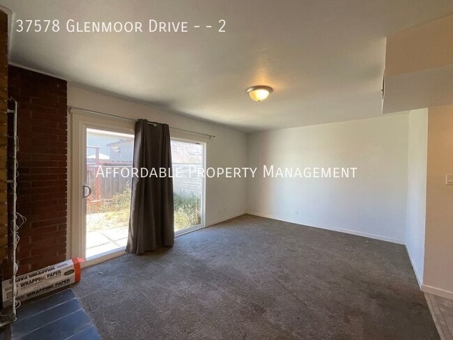 Building Photo - 37578 Glenmoor Dr
