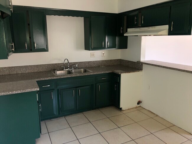 Foto del edificio - 15802 Perilla Ave