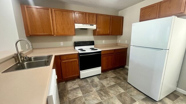 Interior Photo - Laurel Brook Community
