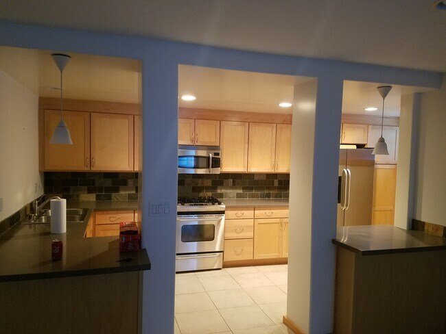 DSC08258 - 11946 Dorothy St