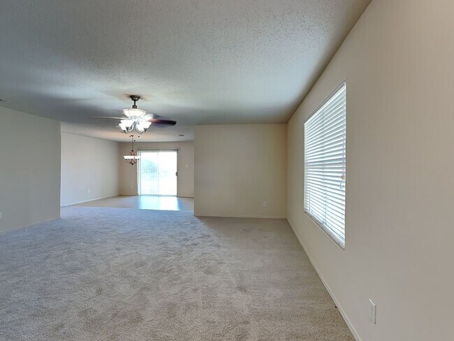 Building Photo - 905 Dove Meadows Dr