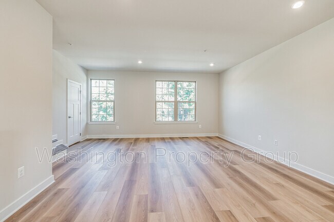 Foto del edificio - 9774 Tall Oaks Rd