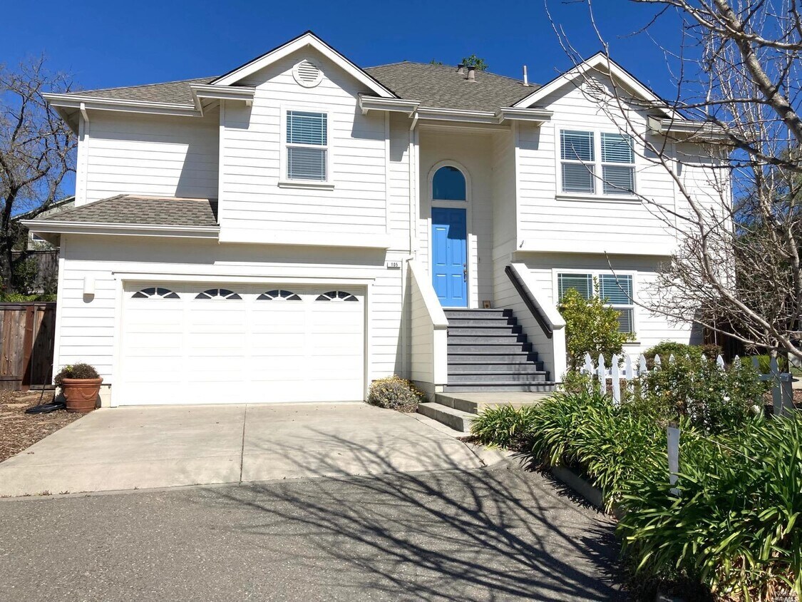 Primary Photo - 105 Paul Wittke Dr